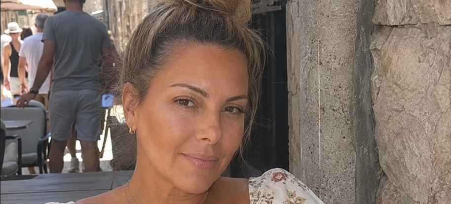 Razvedena romkinja Sladja (48): vratila sam se iz Beca u Budvu. Ne trazim sponzora, trazim coveka za zivot u dvoje
