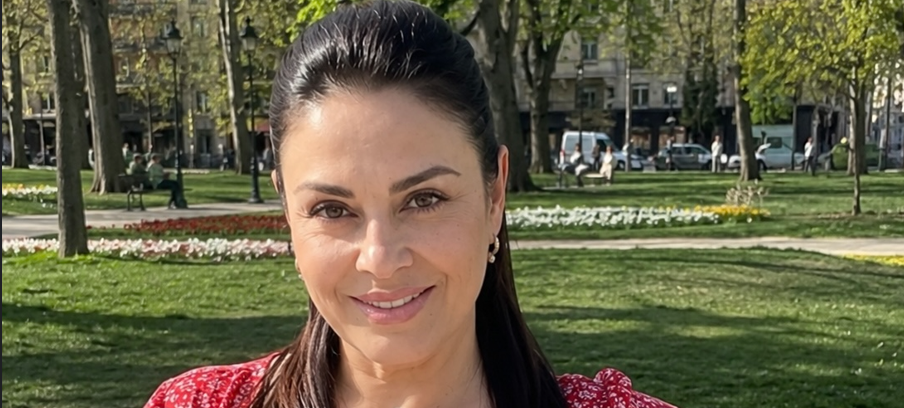 Imam 48 godine, vratila sam se iz Italije posle 18 godina. Bila sam udata, ali nisam imala srece, sada trazim nekog ozbiljnog gospodina koji ne pusi i ne pije