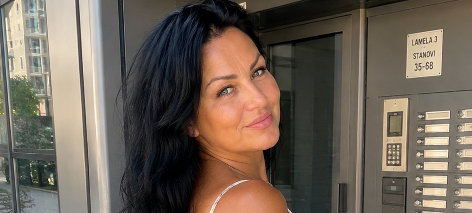 Radim u cvecari i volim male stvari. Tanja 46 godina  Najveca zelja mi je da postanem zena i majka