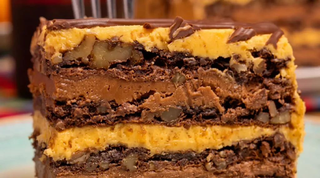 Ambasador Torta – Raskošna Carska Torta sa Orasima i Čokoladom: Vrhunska Poslastičarska Umetnost